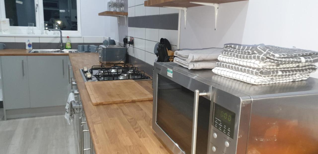 Homestay In Birmingham Sleeps 8 - Free Parking & Wifi Exterior photo