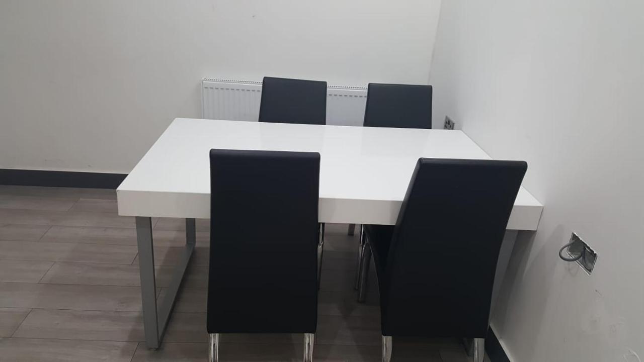 Homestay In Birmingham Sleeps 8 - Free Parking & Wifi Exterior photo