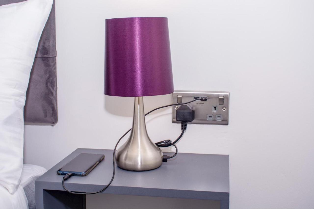 Homestay In Birmingham Sleeps 8 - Free Parking & Wifi Exterior photo
