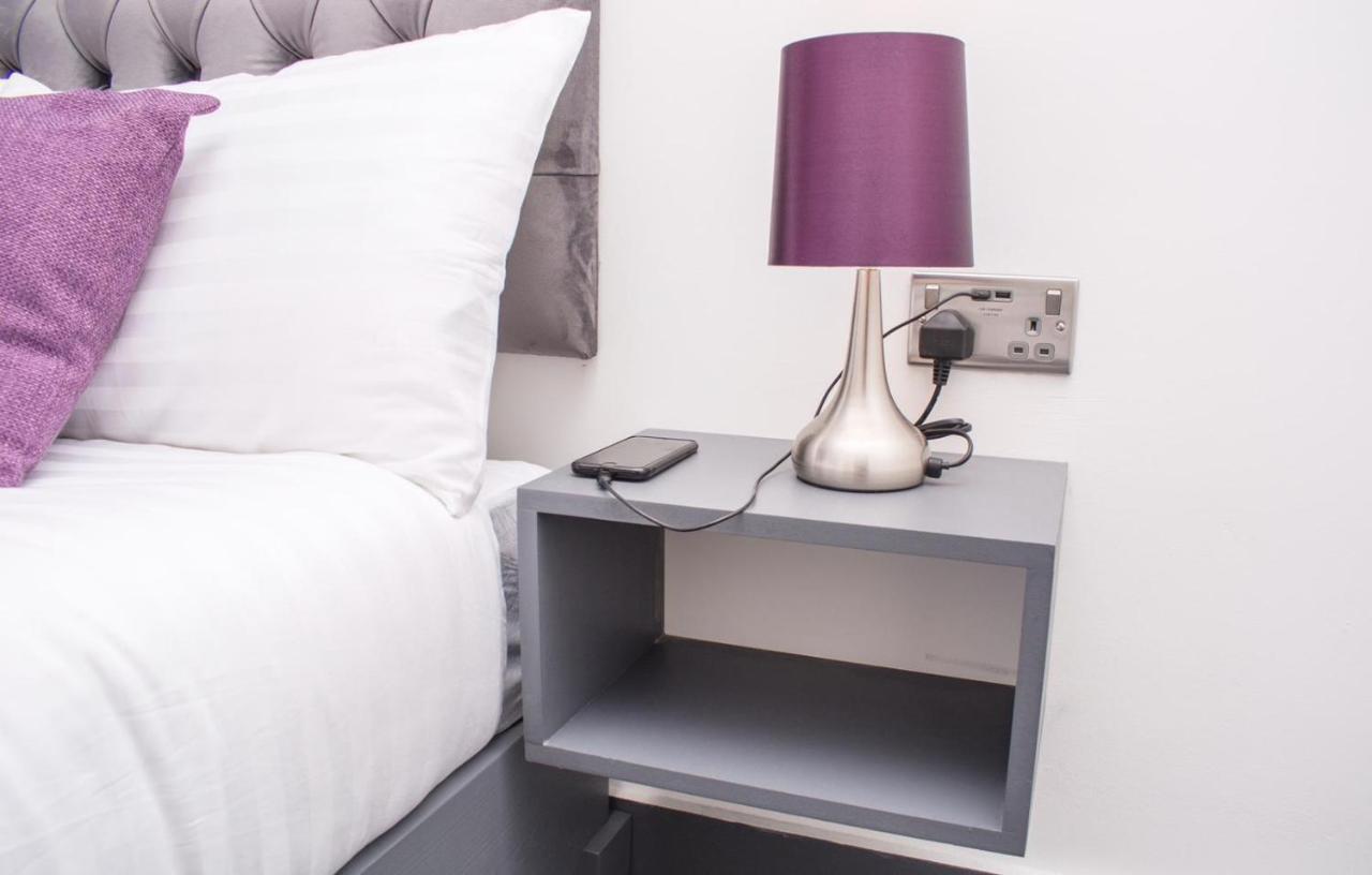 Homestay In Birmingham Sleeps 8 - Free Parking & Wifi Exterior photo